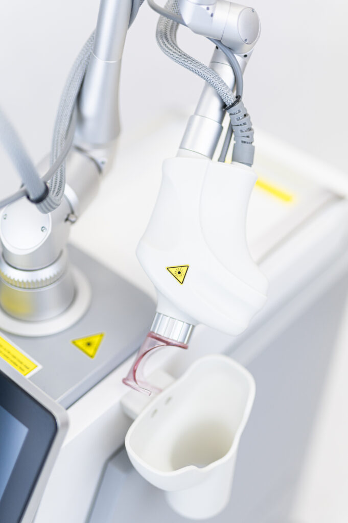Rozstępy - laser CO2 czy radiofrekwencja mikroigłowa? rozstępy rozstępy