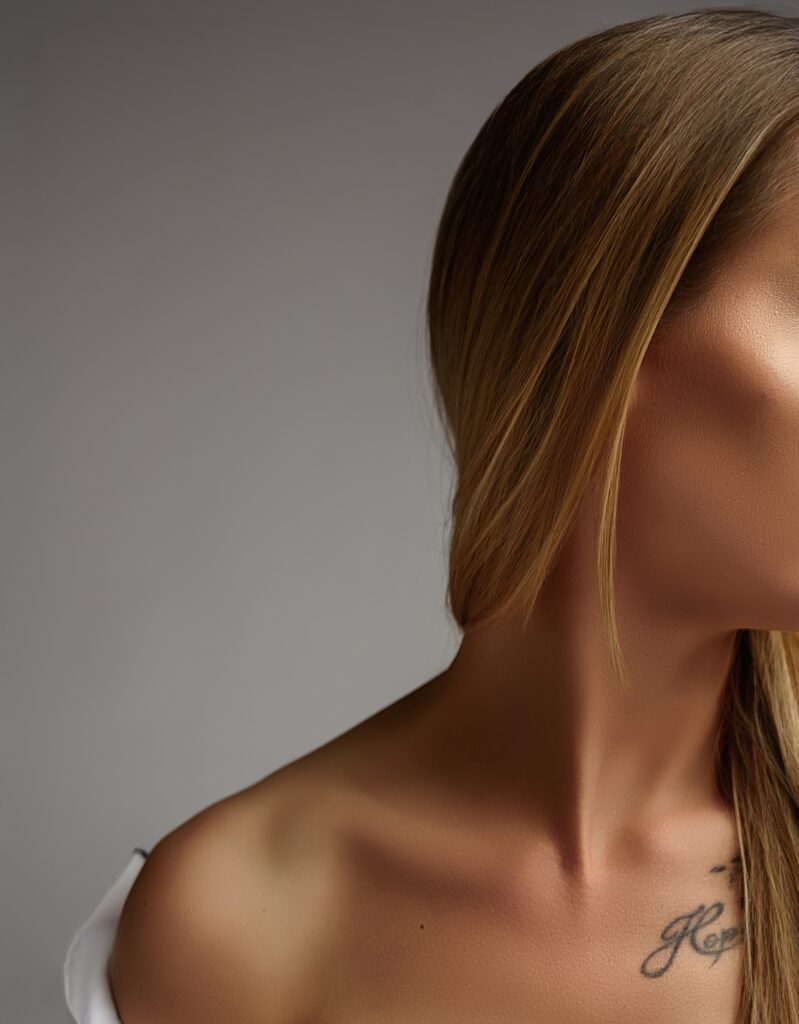 światła szerokopasmowego